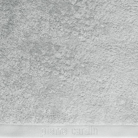Ręcznik Evi 70x140 srebrny 430g/m2 Pierre Cardin Ręcznik Evi 70x140 srebrny 430g/m2 Pierre Cardin