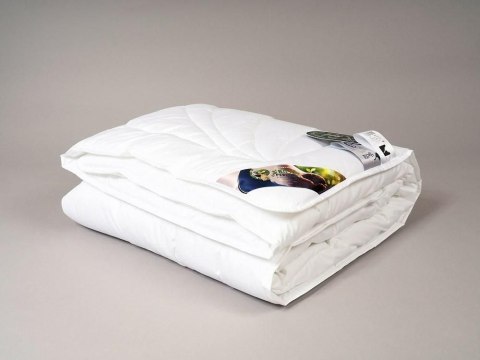 Kołdra antyalergiczna 200x220 BioPercal letnia 900g biała delikatny perkal 100% bawełna AMZ Kołdra antyalergiczna 200x220 BioPercal letnia 900g biała delikatny perkal 100% bawełna AMZ