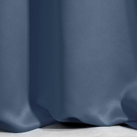 Zasłona gotowa na taśmie 135x270 Parisa granatowa zaciemniająca jednobarwna Zasłona gotowa na taśmie 135x270 Parisa granatowa zaciemniająca jednobarwna
