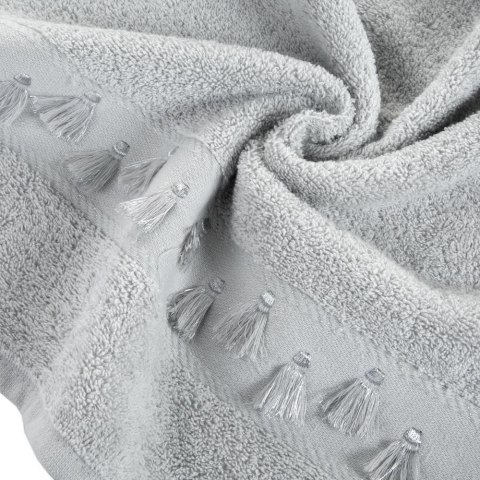 Ręcznik Anabel 70x140 srebrny 02 pompony frędzle 450g/m2 Eurofirany Ręcznik Anabel 70x140 srebrny 02 pompony frędzle 450g/m2 Eurofirany