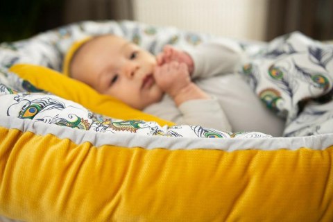 Gniazdko niemowlęce Velvet kokon pawie oczka pióka musztardowy materacyk poduszka motylek 55x80 kolor 3 Gniazdko niemowlęce Velvet kokon pawie oczka pióka musztardowy materacyk poduszka motylek 55x80 kolor 3