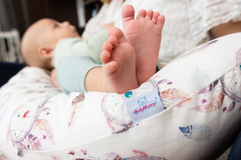 Poduszka pozycjonująca Moon rogal Łapacz snów piórka biała dł. 260 kolor 4 do karmienia ciążowa wypoczynkowa Poduszka pozycjonująca Moon rogal Łapacz snów piórka biała dł. 260 kolor 4 do karmienia ciążowa wypoczynkowa