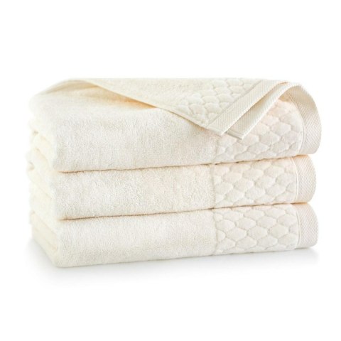 Ręcznik Carlo AG 30x50 kremowy 8549/5723 500g/m2 Ręcznik Carlo AG 30x50 kremowy 8549/5723 500g/m2