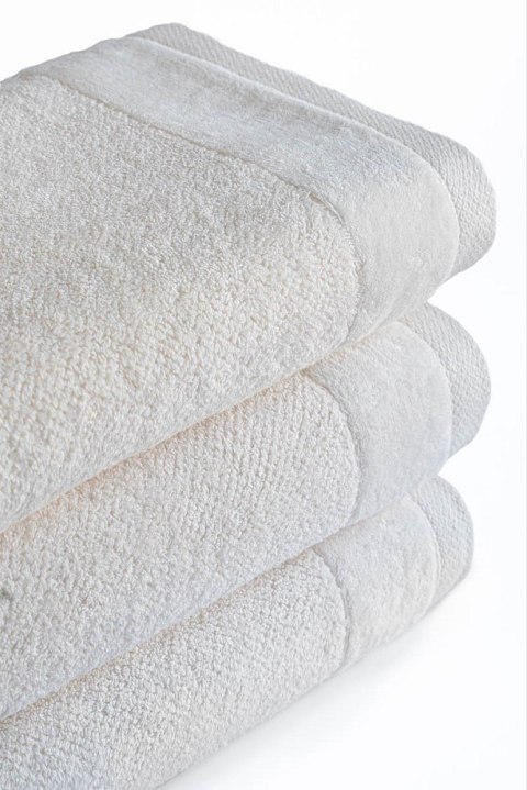 Ręcznik Vito 30x50 kremowy frotte bawełniany 550g/m2 Ręcznik Vito 30x50 kremowy frotte bawełniany 550g/m2