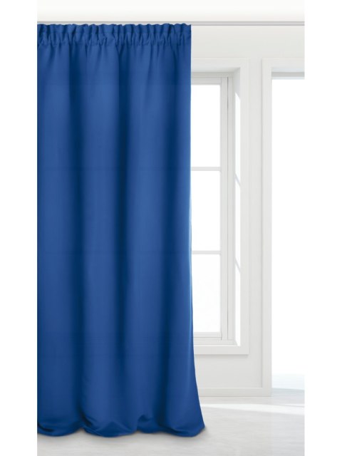 Zasłona zaciemniająca 140x270 szafirowa gotowa na taśmie Hold Blackout Zasłona zaciemniająca 140x270 szafirowa gotowa na taśmie Hold Blackout