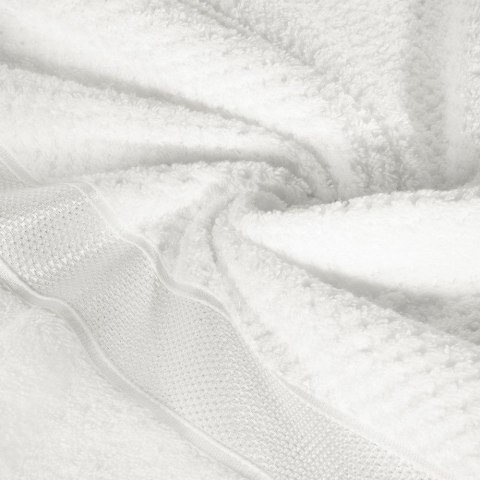 Ręcznik Milan 50x90 biały frotte 500g/m2 bawełniany z bordiurą przetykaną błyszczącą nicią Eurofirany Ręcznik Milan 50x90 biały frotte 500g/m2 bawełniany z bordiurą przetykaną błyszczącą nicią Eurofirany
