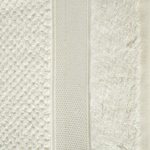 Ręcznik Milan 50x90 kremowy frotte 500g/m2 bawełniany z bordiurą przetykaną błyszczącą nicią Eurofirany Ręcznik Milan 50x90 kremowy frotte 500g/m2 bawełniany z bordiurą przetykaną błyszczącą nicią Eurofirany