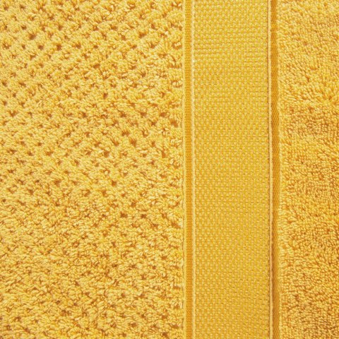 Ręcznik Milan 70x140 musztardowy frotte 500g/m2 bawełniany z bordiurą przetykaną błyszczącą nicią Eurofirany Ręcznik Milan 70x140 musztardowy frotte 500g/m2 bawełniany z bordiurą przetykaną błyszczącą nicią Eurofirany