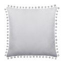 Poszewka dekoracyjna 45x45 Fluffy srebrna z pomponami Poszewka dekoracyjna 45x45 Fluffy srebrna z pomponami