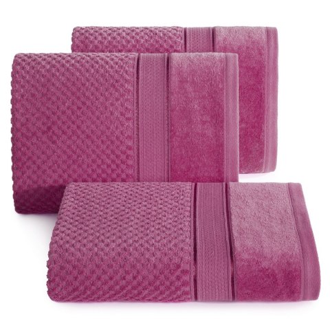 Ręcznik Jessi 50x90 amarantowy frotte 500g/m2 z fakturą wytłaczanej krateczki i welurową bordiurą Eurofirany Ręcznik Jessi 50x90 amarantowy frotte 500g/m2 z fakturą wytłaczanej krateczki i welurową bordiurą Eurofirany