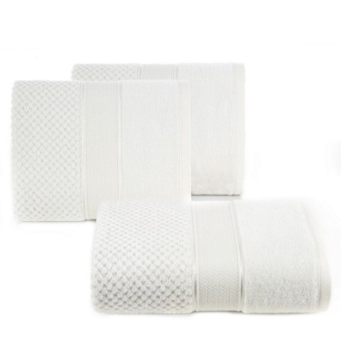 Ręcznik Jessi 50x90 kremowy frotte 500g/m2 z fakturą wytłaczanej krateczki i welurową bordiurą Eurofirany Ręcznik Jessi 50x90 kremowy frotte 500g/m2 z fakturą wytłaczanej krateczki i welurową bordiurą Eurofirany