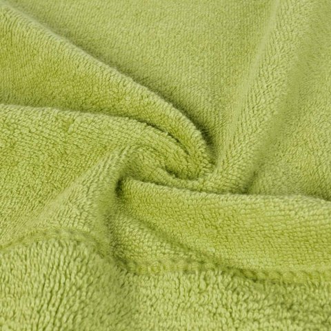 Ręcznik Mari 50x90 oliwkowy z welurową bordiurą 500g/m2 Eurofirany Ręcznik Mari 50x90 oliwkowy z welurową bordiurą 500g/m2 Eurofirany