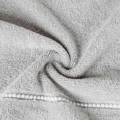 Ręcznik Mari 50x90 stalowy z welurową bordiurą 500g/m2 Eurofirany Ręcznik Mari 50x90 stalowy z welurową bordiurą 500g/m2 Eurofirany