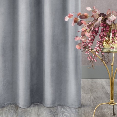 Zasłona gotowa na przelotkach 140x250 srebrna welurowa Rosa Zasłona gotowa na przelotkach 140x250 srebrna welurowa Rosa