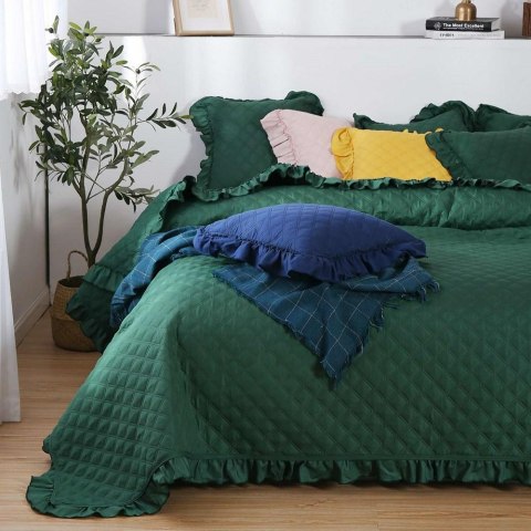 Narzuta z falbanką 160x220 Ruffy zielona butelkowa falbanka romby glamour dekoracyjna Narzuta z falbanką 160x220 Ruffy zielona butelkowa falbanka romby glamour dekoracyjna