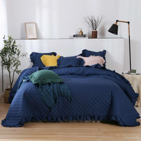 Narzuta z falbanką 200x220 Ruffy granatowa falbanka romby glamour dekoracyjna Narzuta z falbanką 200x220 Ruffy granatowa falbanka romby glamour dekoracyjna