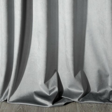 Zasłona 140x270 Melanie srebrna welurowa gotowa na taśmie Eurofirany Zasłona 140x270 Melanie srebrna welurowa gotowa na taśmie Eurofirany