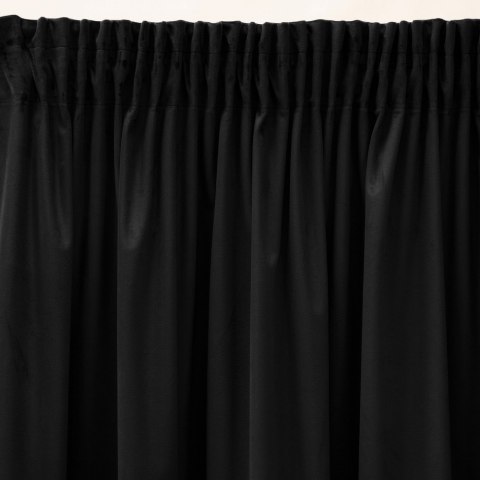 Zasłona 140x270 Sibel czarna welurowa gotowa na taśmie Pierre Cardin Zasłona 140x270 Sibel czarna welurowa gotowa na taśmie Pierre Cardin