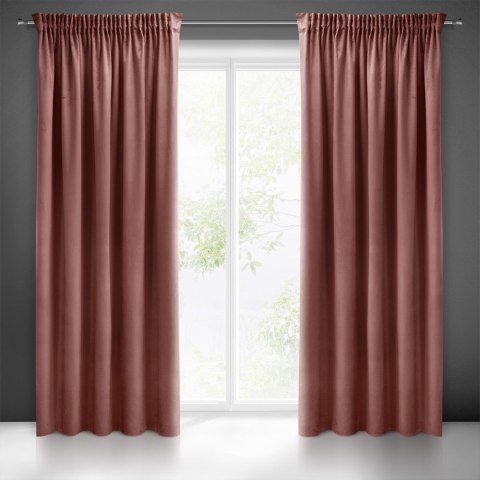 Zasłona 140x270 Sibel różowa ciemna welurowa gotowa na taśmie Pierre Cardin Zasłona 140x270 Sibel różowa ciemna welurowa gotowa na taśmie Pierre Cardin