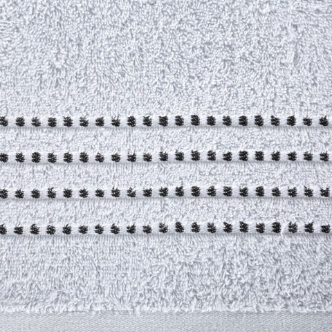 Ręcznik 30x50 Fiore srebrny 500g/m2 frotte ozdobiony bordiurą w postaci cienkich paseczków Eurofirany Ręcznik 30x50 Fiore srebrny 500g/m2 frotte ozdobiony bordiurą w postaci cienkich paseczków Eurofirany