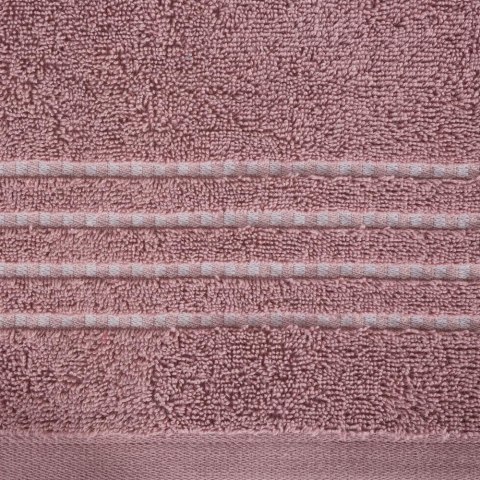 Ręcznik 30x50 Fiore lililowy ciemny 500g/m2 frotte ozdobiony bordiurą w postaci cienkich paseczków Eurofirany Ręcznik 30x50 Fiore lililowy ciemny 500g/m2 frotte ozdobiony bordiurą w postaci cienkich paseczków Eurofirany