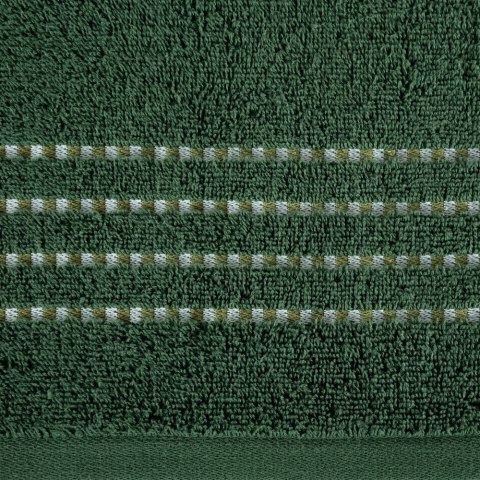 Ręcznik 30x50 Fiore zielony 500g/m2 frotte ozdobiony bordiurą w postaci cienkich paseczków Eurofirany Ręcznik 30x50 Fiore zielony 500g/m2 frotte ozdobiony bordiurą w postaci cienkich paseczków Eurofirany