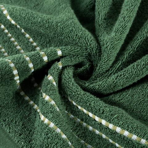 Ręcznik 30x50 Fiore zielony 500g/m2 frotte ozdobiony bordiurą w postaci cienkich paseczków Eurofirany Ręcznik 30x50 Fiore zielony 500g/m2 frotte ozdobiony bordiurą w postaci cienkich paseczków Eurofirany