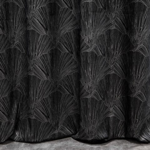 Zasłona 140x250 Goja czarna welurowa liście miłorzębu na przelotkach Pierre Cardin z błyszczącym nadrukiem Eurofirany Zasłona 140x250 Goja czarna welurowa liście miłorzębu na przelotkach Pierre Cardin z błyszczącym nadrukiem Eurofirany