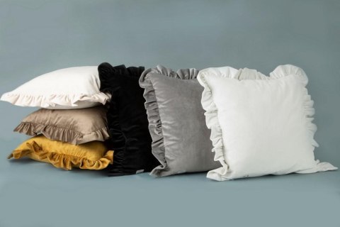 Poszewka dekoracyjna 45x45 Velvet 25 B biała welurowa falbanka Eurofirany Poszewka dekoracyjna 45x45 Velvet 25 B biała welurowa falbanka Eurofirany
