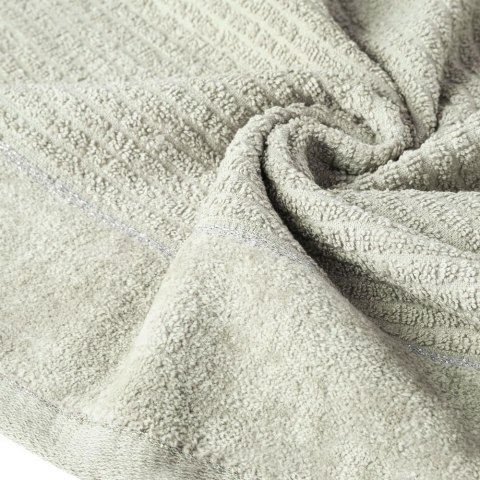 Ręcznik Glory 2 50x90 beżowy z welurową bordiurą i srebrną nicią 500g/m2 frotte Eurofirany Ręcznik Glory 2 50x90 beżowy z welurową bordiurą i srebrną nicią 500g/m2 frotte Eurofirany