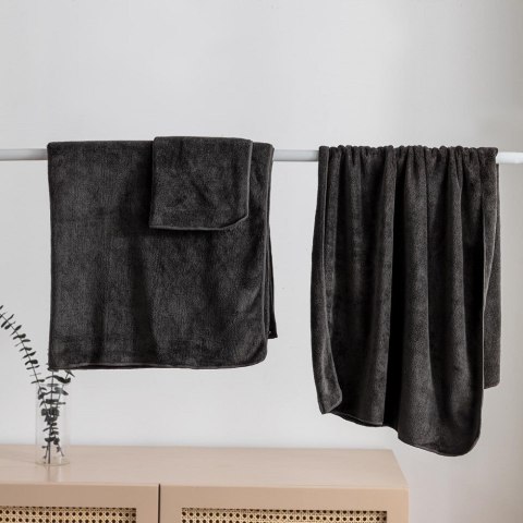 Ręcznik szybkoschnący 30x30 Active czarny z mikrofibry 380g/m2 Ręcznik szybkoschnący 30x30 Active czarny z mikrofibry 380g/m2