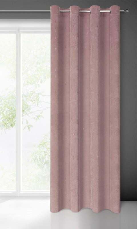 Zasłona 140x250 Eliza pudrowa różowa gotowa na przelotkach z drobnym wytłaczanym wzorkiem geometrycznym Eurofirany Zasłona 140x250 Eliza pudrowa różowa gotowa na przelotkach z drobnym wytłaczanym wzorkiem geometrycznym Eurofirany