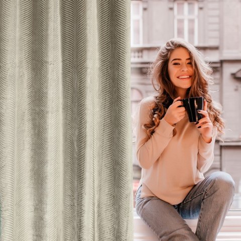 Zasłona 140x250 Lussi beżowa ciemna gotowa na przelotkach welurowa z żakardowym wzorem Eurofirany Zasłona 140x250 Lussi beżowa ciemna gotowa na przelotkach welurowa z żakardowym wzorem Eurofirany