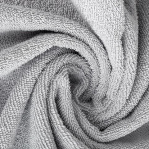 Ręcznik 30x50 Amanda srebrny z ozdobną welurową bordiurą w pasy frotte 500 g/m2 Eurofirany Ręcznik 30x50 Amanda srebrny z ozdobną welurową bordiurą w pasy frotte 500 g/m2 Eurofirany