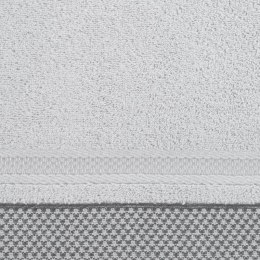 Ręcznik 50x90 Kinga srebrny z ozdobną bordiurą w pasy 485g/m2 frotte Eurofirany