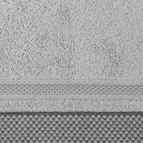 Ręcznik 70x140 Kinga stalowy z ozdobną bordiurą w pasy 485g/m2 frotte Eurofirany Ręcznik 70x140 Kinga stalowy z ozdobną bordiurą w pasy 485g/m2 frotte Eurofirany