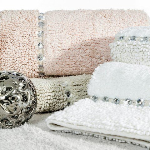Dywanik 60x90 Chic beżowy z bawełny zdobiony kryształkami w stylu glamour Eurofirany Dywanik 60x90 Chic beżowy z bawełny zdobiony kryształkami w stylu glamour Eurofirany