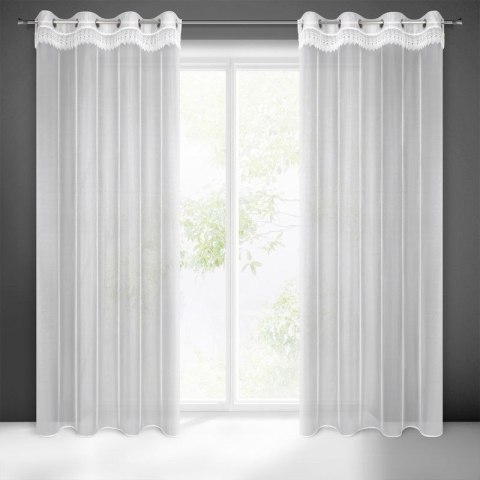 Firana 140x250 Sari biała gotowa na przelotkach z drobnej siateczki z ozdobną koronką przy górnej krawędzi Eurofirany Firana 140x250 Sari biała gotowa na przelotkach z drobnej siateczki z ozdobną koronką przy górnej krawędzi Eurofirany