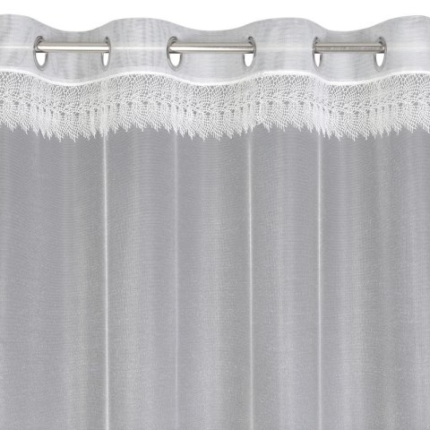 Firana 140x250 Sari biała gotowa na przelotkach z drobnej siateczki z ozdobną koronką przy górnej krawędzi Eurofirany Firana 140x250 Sari biała gotowa na przelotkach z drobnej siateczki z ozdobną koronką przy górnej krawędzi Eurofirany