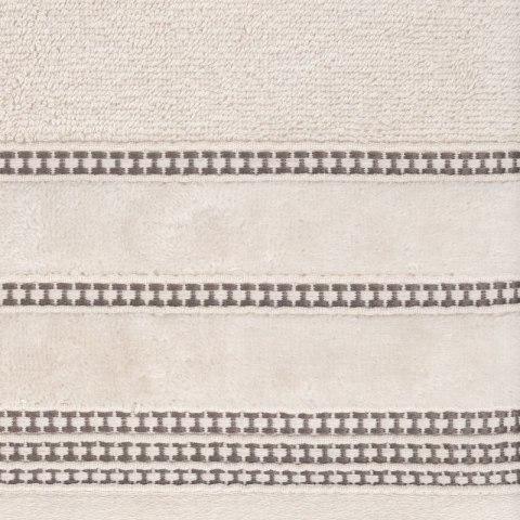 Ręcznik 30x50 Amanda beżowy z ozdobną welurową bordiurą w pasy frotte 500 g/m2 Eurofirany Ręcznik 30x50 Amanda beżowy z ozdobną welurową bordiurą w pasy frotte 500 g/m2 Eurofirany