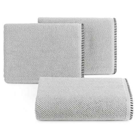 Ręcznik 50x90 Mabel stalowy z kontrastującym obszyciem krawędzi frotte 500 g/m2 Eurofirany Ręcznik 50x90 Mabel stalowy z kontrastującym obszyciem krawędzi frotte 500 g/m2 Eurofirany