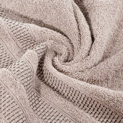 Ręcznik 70x140 Nastia beżowy z żakardową bordiurą w pasy w stylu eko frotte 500 g/m2 Eurofirany Ręcznik 70x140 Nastia beżowy z żakardową bordiurą w pasy w stylu eko frotte 500 g/m2 Eurofirany