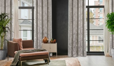 Zasłona 140x250 Livia beżowa z botanicznym wytłaczanym wzorem liści welurowa gotowa na przelotkach Eurofirany Zasłona 140x250 Livia beżowa z botanicznym wytłaczanym wzorem liści welurowa gotowa na przelotkach Eurofirany