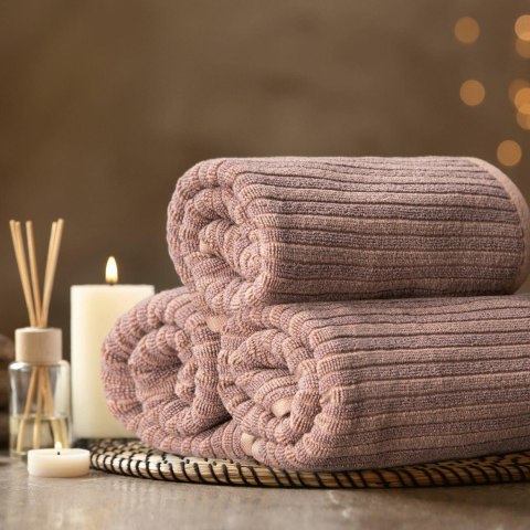 Ręcznik Avinion 1 50x90 pudrowy frotte z ozdobną bordiurą w pasy 500 g/m2 Terra Collection Eurofirany Ręcznik Avinion 1 50x90 pudrowy frotte z ozdobną bordiurą w pasy 500 g/m2 Terra Collection Eurofirany