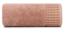 Ręcznik Avinion 70x140 pudrowy frotte z ozdobną bordiurą z wzorem wafla 500 g/m2 Terra Collection Eurofirany