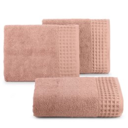 Ręcznik Avinion 70x140 pudrowy frotte z ozdobną bordiurą z wzorem wafla 500 g/m2 Terra Collection Eurofirany