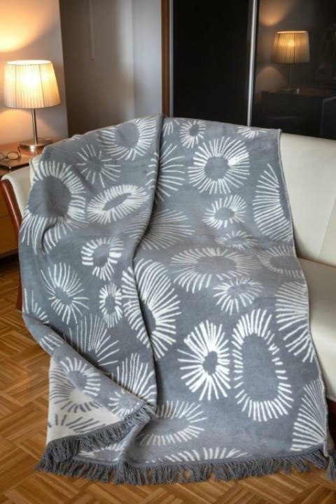 Koc bawełniany akrylowy 150x200 1714/1 geometria szary kremowy narzuta pled wykończony frędzlami Koc bawełniany akrylowy 150x200 1714/1 geometria szary kremowy narzuta pled wykończony frędzlami