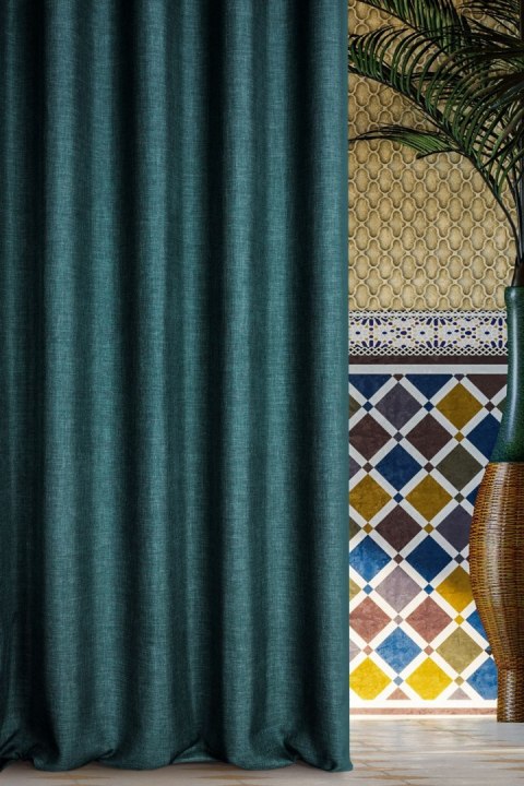 Zasłona 140x250 Morocco 3 turkusowa ciemna gotowa na przelotkach z tkaniny o płóciennym splocie Terra Collection Eurofirany Zasłona 140x250 Morocco 3 turkusowa ciemna gotowa na przelotkach z tkaniny o płóciennym splocie Terra Collection Eurofirany