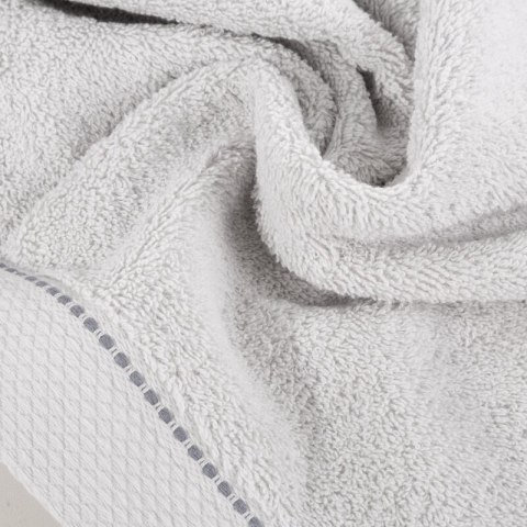 Ręcznik Daisy 30x50 srebrny frotte 500 g/m2 Eurofirany Ręcznik Daisy 30x50 srebrny frotte 500 g/m2 Eurofirany