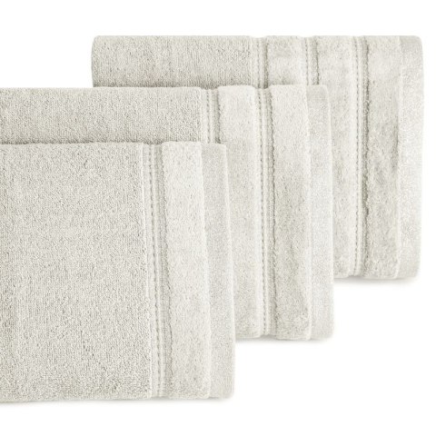 Ręcznik Glory 1 30x50 beżowy z welurową bordiurą i błyszczącą nicią 500g/m2 Eurofirany Ręcznik Glory 1 30x50 beżowy z welurową bordiurą i błyszczącą nicią 500g/m2 Eurofirany